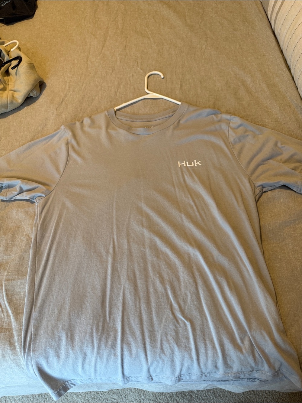 Huk Men's Short-Sleeve Performance Tee in Light Gray-Blue